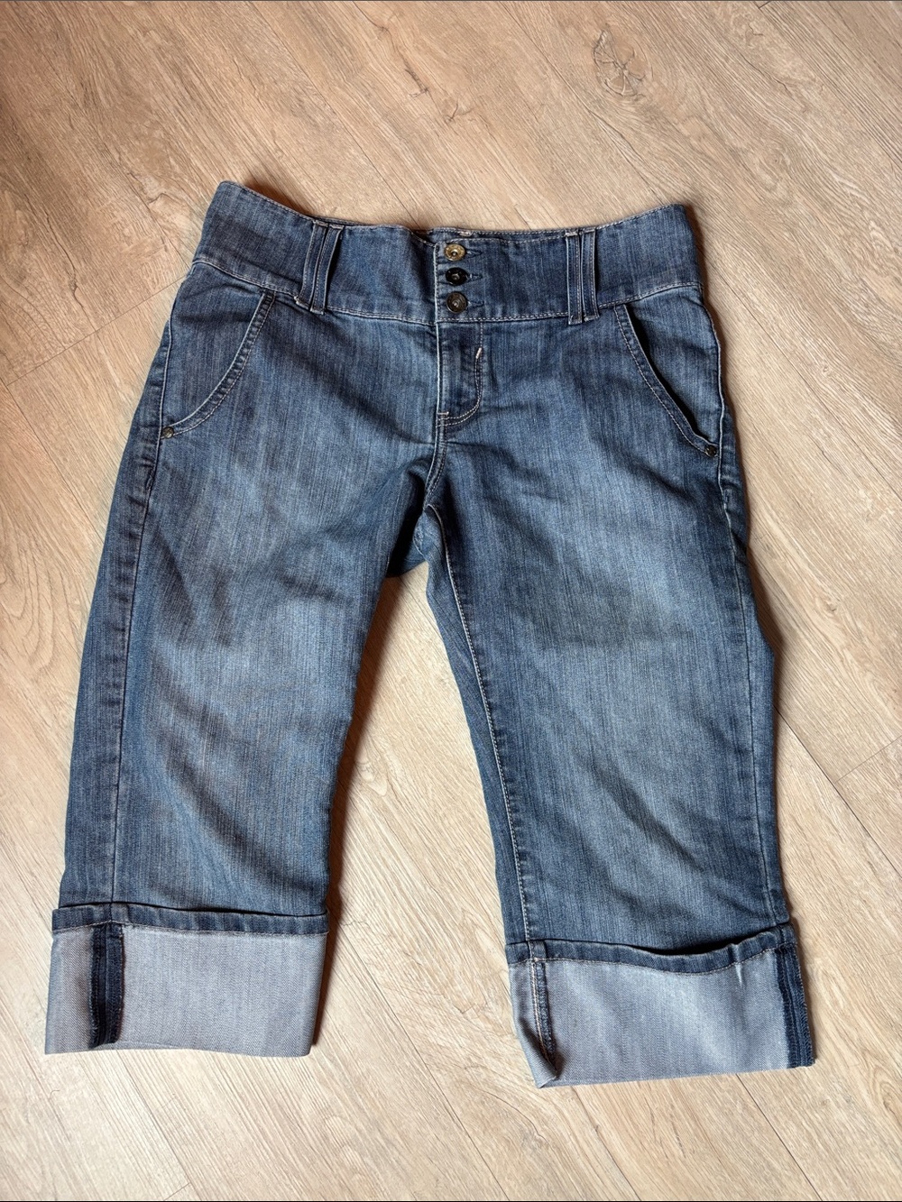 Lee Women's Dark Blue Cropped Denim Capris